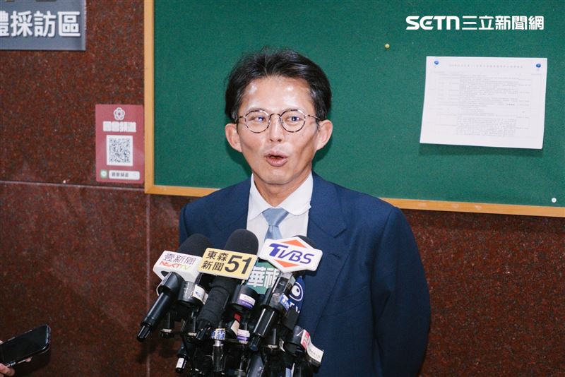 黃國昌妻子高翔擁有「黃國昌板橋服務處」建物所有權，遭踢爆高的戶籍登記在被控付狗仔薪水的「凱思國際」負責人李麗娟房產下。（圖／記者楊士誼攝影）