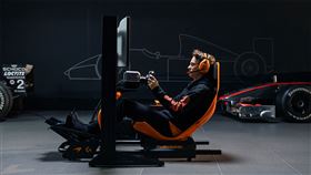 Logitech G × McLaren Racing Collection賽車模擬器。（圖／翻攝Logitech G網站）