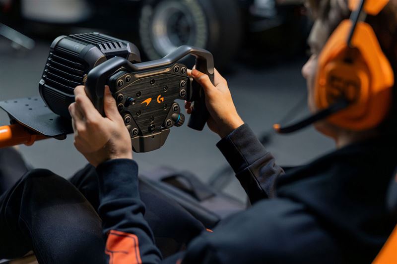 方向盤外型幾乎與MCL38賽車如出一轍。（圖／翻攝Logitech G網站）