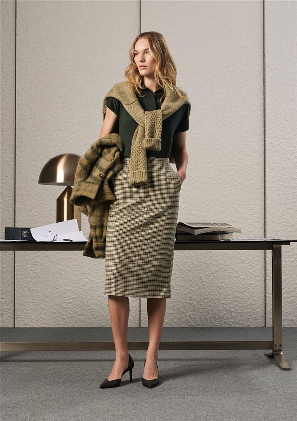 本季深邃的森林綠散發著永恆的優雅和精緻。(圖/ Kiton提供)