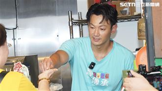威廉閃兵演藝事業全喊卡！東區賣鹹酥雞