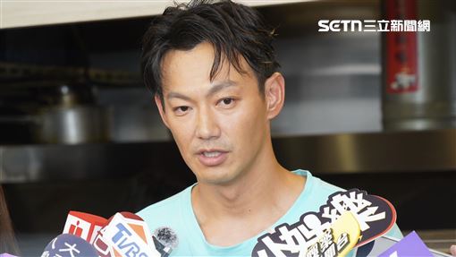 威廉閃兵毀星途！素顏首度露面公開道歉