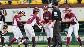 打進冠軍賽桃市府辦直播派對　８樂天女孩陣容曝光（圖／翻攝自張善政臉書）