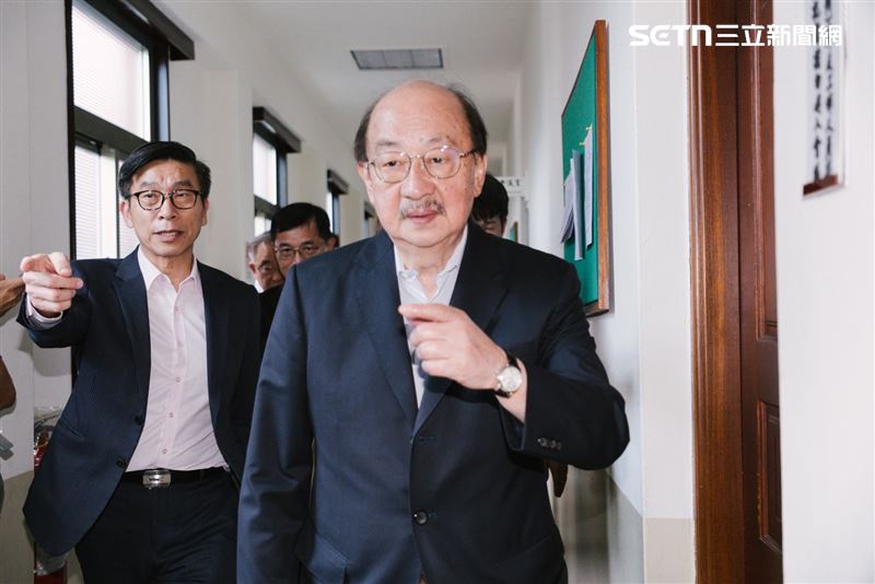 柯建銘表示會登記參選下個會期的總召。吳思瑤回應，黨團在開議前必然會經過黨內方式產生新的幹部。有非常多優秀同仁願意服務黨團、為國會撥亂反正，都期待黨團同仁站出來。（圖/記者楊士誼攝影）