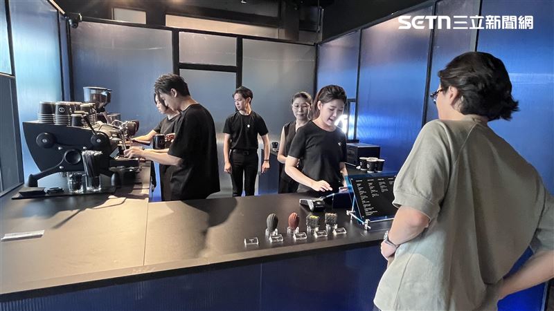 世界拉花冠軍林子軒創立的 C HLIV Coffee。(圖／記者賴俊佑攝影）