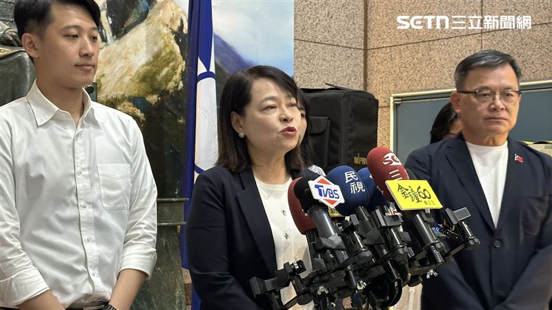 國民黨立委許宇甄指控，台中爆出非洲豬瘟災情原因為中央決策失靈。（圖／記者詹宜庭攝影）