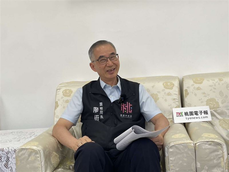 桃園市政府警察局長廖恆裕接受《桃園電子報》專訪。（圖／桃園電子報提供）