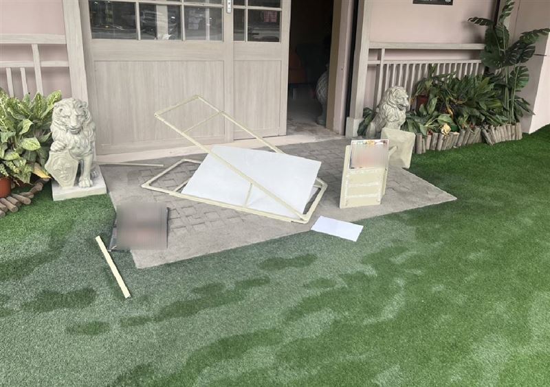 台中西屯知名泰國菜餐廳不明原因被砸。（圖／翻攝畫面）
