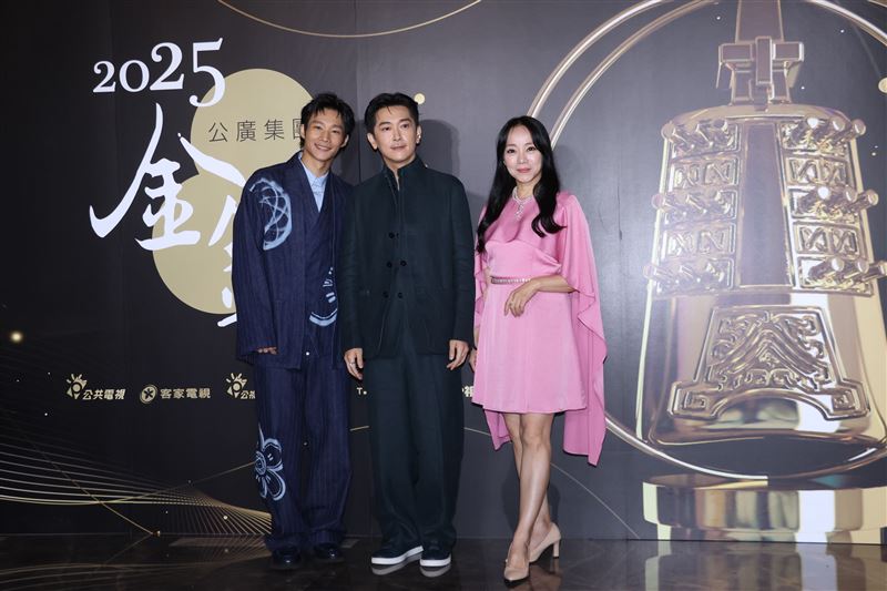 黃冠智（左起）、施名帥、范瑞君合作《愛作歹》。（圖／記者鄭孟晃攝影）