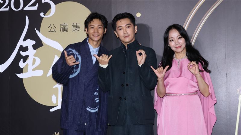 黃冠智回味吻戲舔嘴唇！施名帥驚：守男德