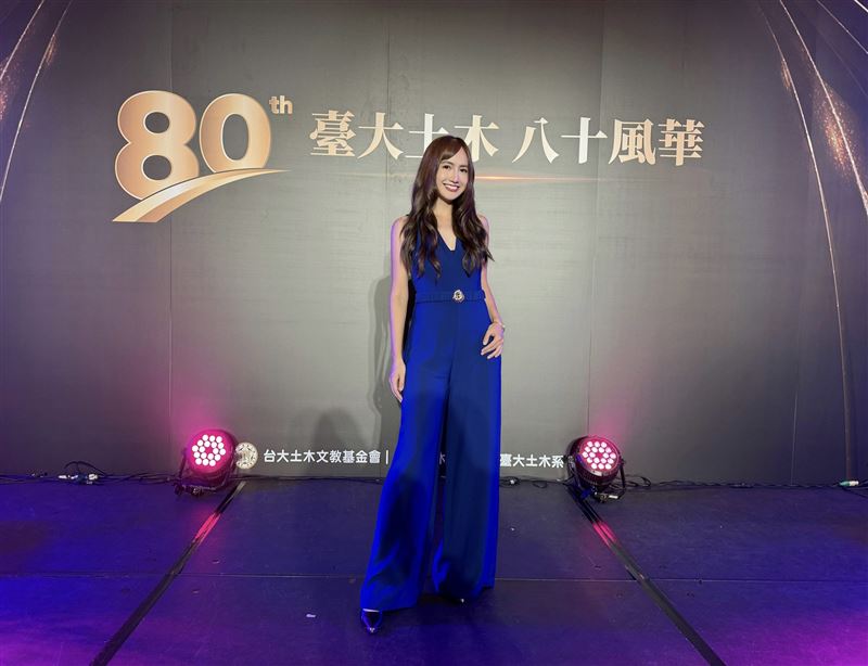 翁滋蔓被爆年紀爭議。（圖／翻攝自臉書）