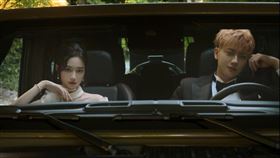 黃子韜（右）與徐藝洋（左）於今日舉辦婚禮。（圖／翻攝自黃子韜微博）