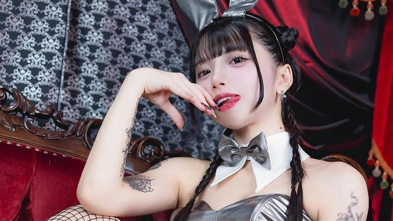 砸百萬邀女神約會　乾爹赴約驚見老公陪同