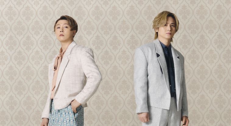 堂本光一（右）1997年與堂本剛（左）組成雙人團體「KinKi Kids」正式出道。（圖／翻攝自STARTO ENTERTAINMENT官網）