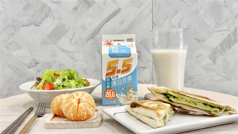 高蛋白界「藍色瓶子」無加糖20.6克蛋白質