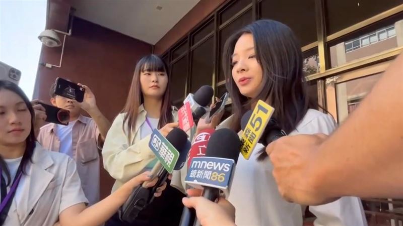 應曉薇女兒接受媒體採訪。（圖／翻攝畫面）