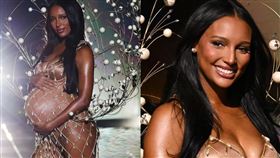 懷孕9個月的超模 Jasmine Tookes挺著孕肚上伸展台。（圖／翻攝自IG）