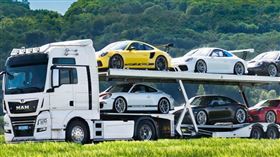 ▲6輛911附運輸卡車拍賣。（圖／翻攝RM Sotheby’s網站）