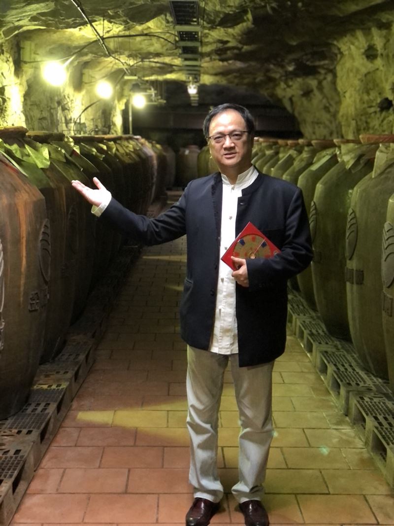 外界好奇命理師是否因「洩露天機」而招災，對此，業界有兩派看法，命理師江柏樂認為：「多少有關係」。（圖／翻攝自江柏樂FB）