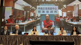 中央前進協調所總協調官季連成透過視訊連線說明花蓮災區防颱整備工作（圖／記者劉秀敏攝影）