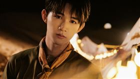 中國19歲男星榮梓杉因主演《隱秘的角落》爆紅。（圖／翻攝自微博）