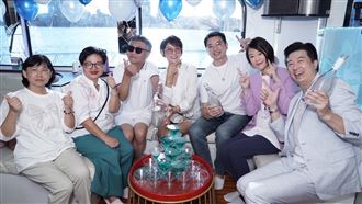 台八夫妻檔創業盛大慶功！文汶淚謝吳皓昇