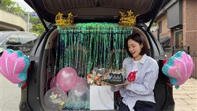 𤨒晶嫁《全知讀者視角》的導演金秉祐。（圖／翻攝自𤨒晶IG@eunjung.hahm）