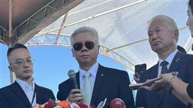 新壽今於北士科T17、T18地塊舉行動土典禮，外界聚焦與台北市府及輝達三方角力進展。林維俊強調，一切依法、合規、依契約行事，無意挑釁市府，也未從公部門取得任何補償金。雖MOU已失效，仍願與輝達重啟商業談判，合作空間存在。新壽也釋出善意，盼與市府共同解決地上權轉讓與法規障礙，維持夥伴關係，推動北士科順利發展。（圖／記者師瑞德攝影）