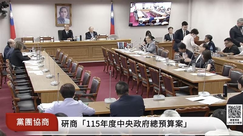 韓國瑜喊「請主席發言」！羅智強開心大笑