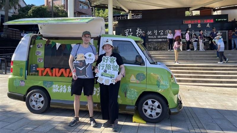 「好客行旅號」胖卡車正式亮相，邀請民眾體驗正港的台灣味。（圖／翻攝畫面）