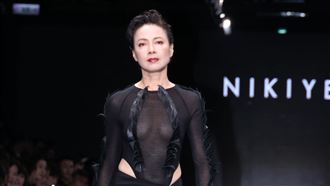 女星上空透視裝超辣　台北時裝週群星閃耀