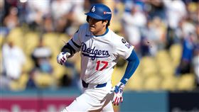 國聯冠軍賽G3大谷翔平敲出生涯季後賽首支三壘安打。（圖／美聯社／達志影像）