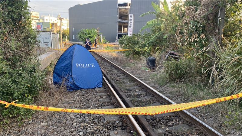 警方封鎖現場採證釐清死因。（圖／翻攝畫面）