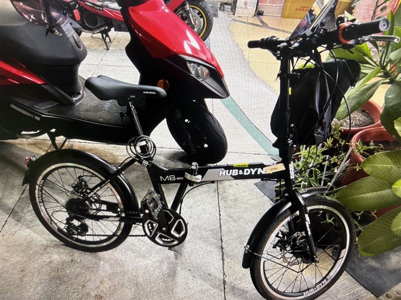 國中生當時騎這輛腳踏車在路口遭撞上。（圖／翻攝畫面）