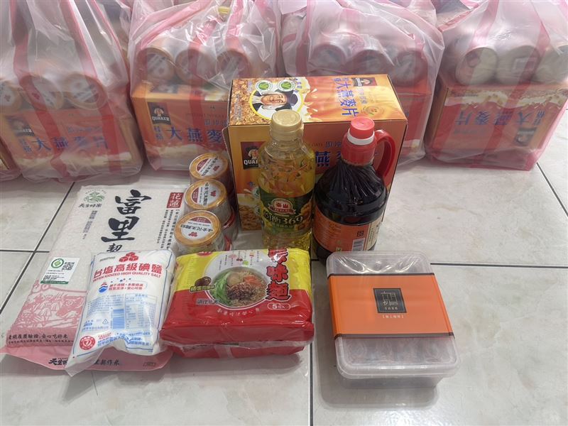 「與龍共伍愛存在、神奇中秋在南投」台灣阿龍中秋送暖前進武界送物資。(圖／記者林賢雅攝影）