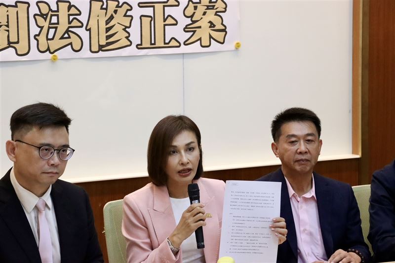 邱議瑩表示，會與中央及專家學者合作，將指標更精準，真正落實區域發展與公平正義。（圖／翻攝自登真-邱議瑩臉書）