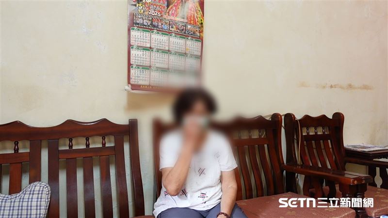 談及丈夫猝逝前還好端端的在和自己聊天，但一個瞬間就口鼻冒血斷氣，陳阿嬤哽咽地說，自己真的萬萬沒想到，甚至至今難以相信。（圖／記者張雅筑攝）