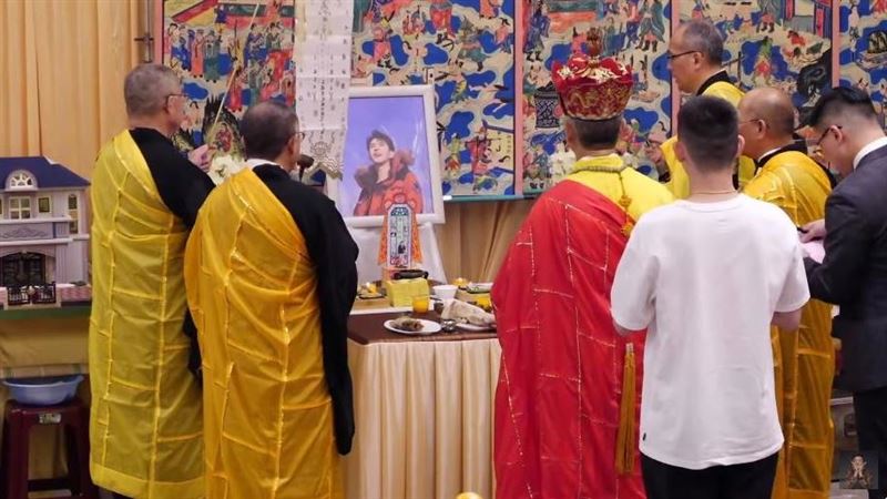 于朦朧招魂法會「出生年標錯了」急喊快改