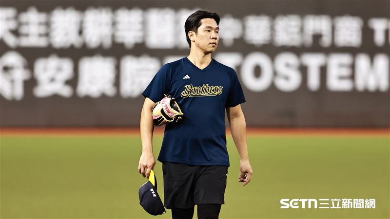 中信兄弟外野手詹子賢現身練習。（圖／記者劉彥池攝影）