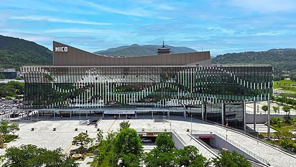 此次峰會於慶州華白會議中心HICO舉行。（圖／翻攝自경주국제회의복합지구）