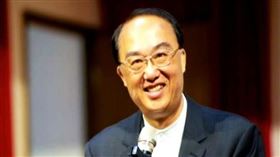 前文化部文資局長施國隆，因將屬於公務的平板電腦贈送給親友，日前遭監察院全票彈劾通過。（圖／翻攝自北藝大官網）