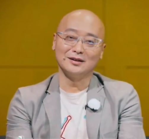 路行的履歷耀眼，但面對妻子，卻顯得疏離與高傲。（圖／翻攝自微博）