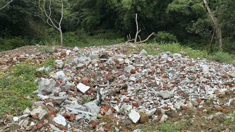 扯! 不肖業者「污泥包裝成園藝用土」販售