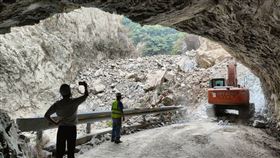 燕子口步道發生堰塞湖，林保署花蓮分署啟動緊急應變機制呼籲民眾勿進入危險區域。（圖／林保署提供）