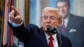 川普在回歸白宮後進行一系列的翻新計畫。（圖／美聯社／達志影像）