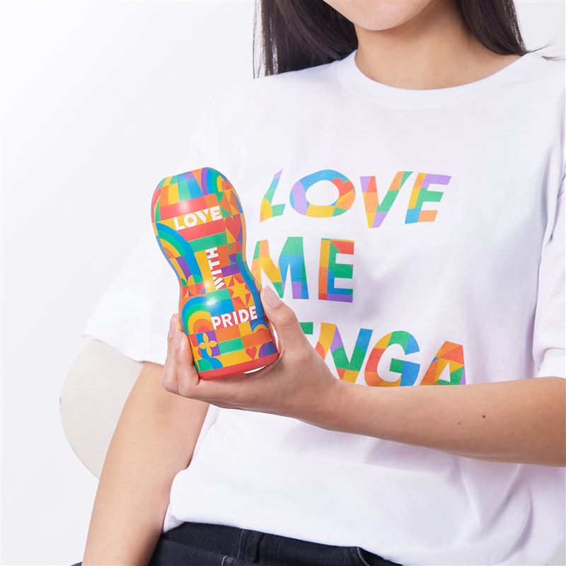 TENGA以繽紛彩虹設計詮釋「LOVE ME TENGA」精神，邀每個人勇敢表達自我、擁抱愛的多樣面貌。（圖／品牌業者提供）