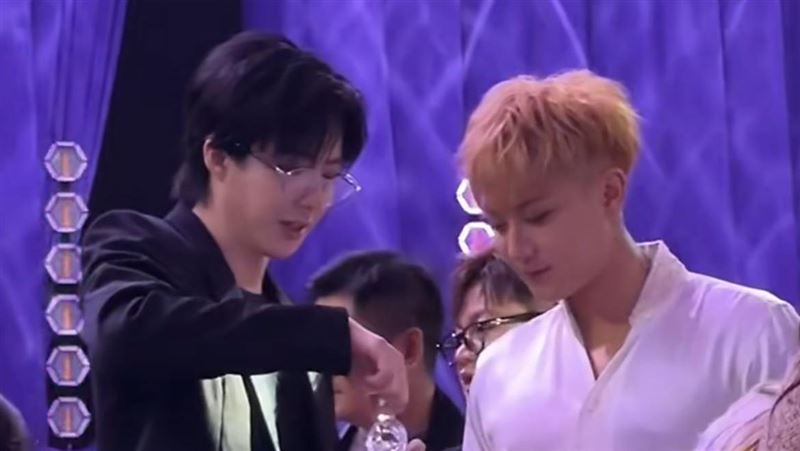 劉宇寧現身黃子韜婚禮坐主桌！私密關係曝