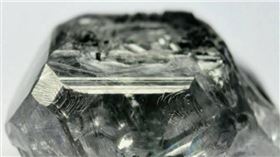 ▲中國培育鑽石達156.47克拉，破世界紀錄。（圖／翻攝大河報）