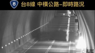 水淹隧道「鏡頭君陣亡！」堰塞湖水位高漲