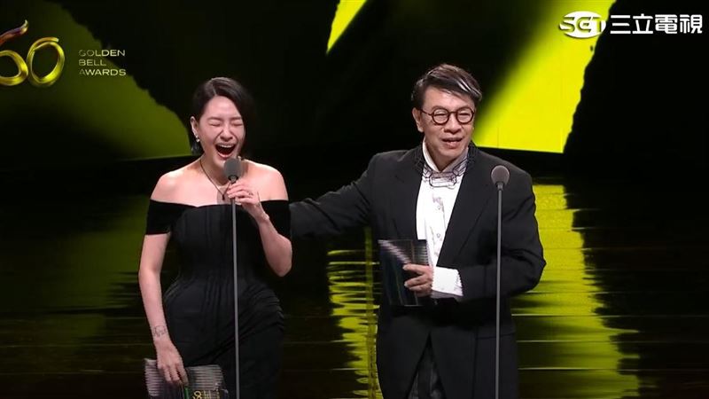 小S衝微博熱搜第一！奪獎瞬間表情網讚翻